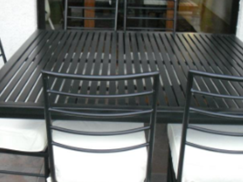 Comedor sencillo de metal Chile