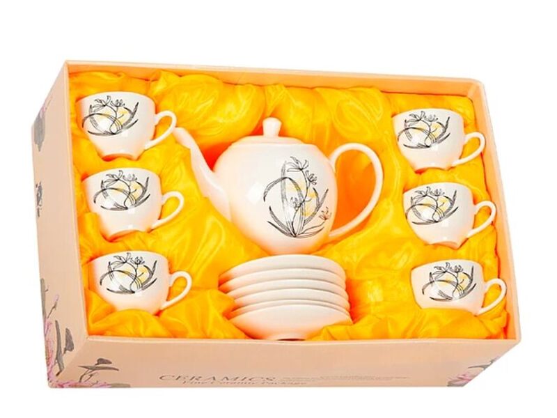 Set 6 tazas+ 6 bandejas+ 1 jarra