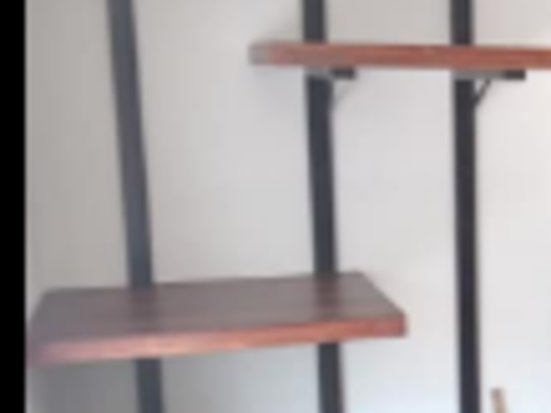 Estantería de Metal y Madera