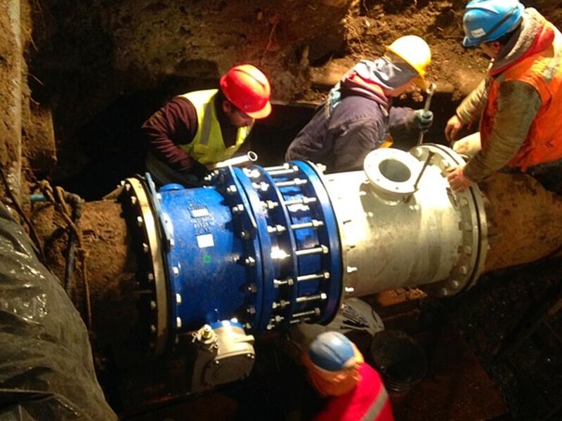 Mantenimiento redes  agua potable Chile 