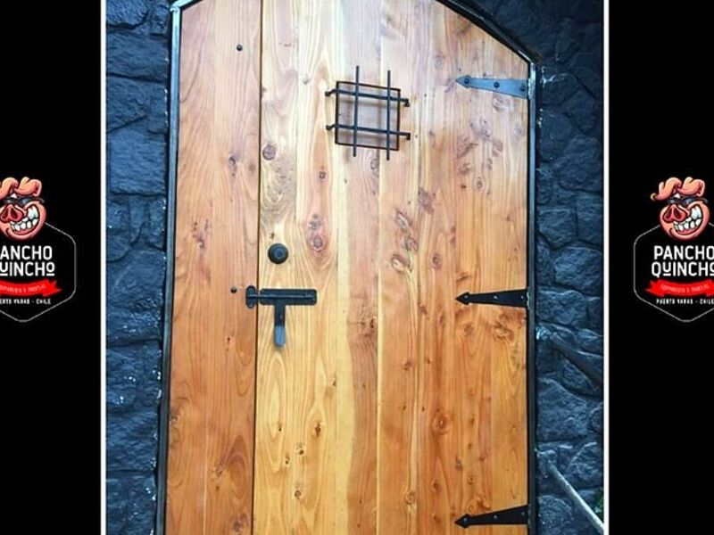 Puerta medieval Chile