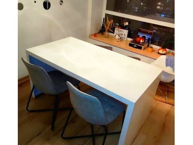  Mesa de comedor en cuarzo Chile