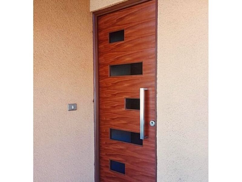 Puerta con panel reforzado Chile