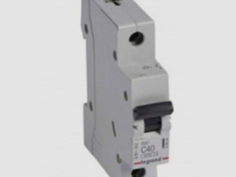 INTERRUPTOR AUTOMATICO 1X32A chile