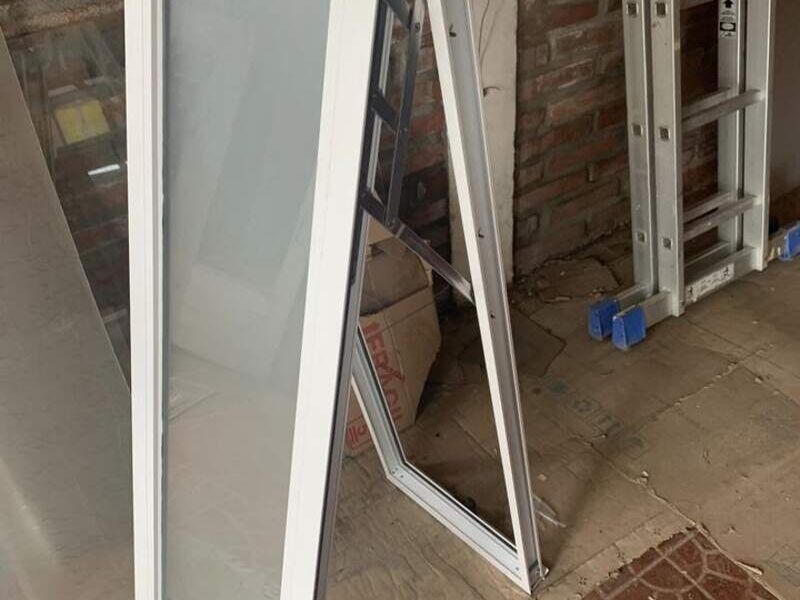Ventana proyectante MELIPILLA 