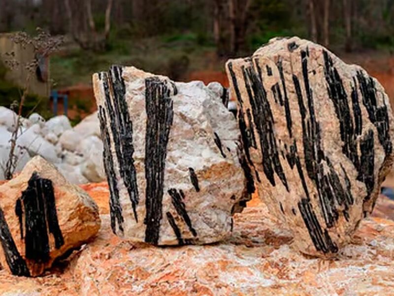 Piedra decorativa Turmalina negra Chile