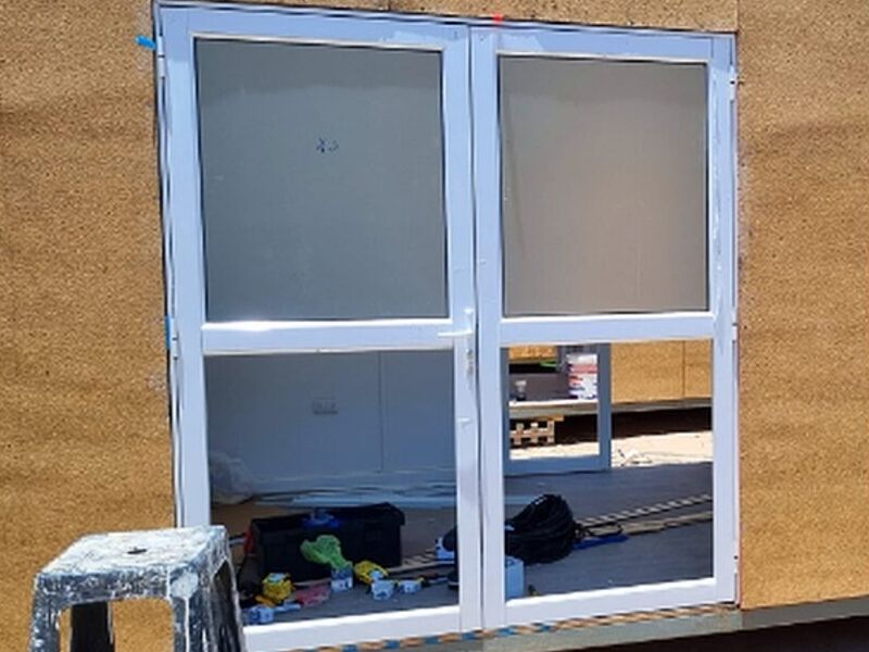 Ventana aluminios Proyectante Chile 