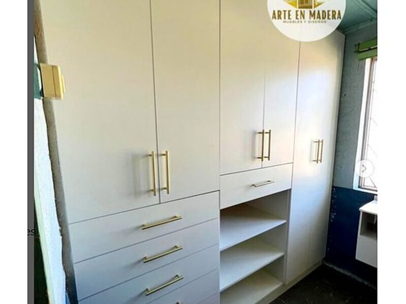 Closet Chile