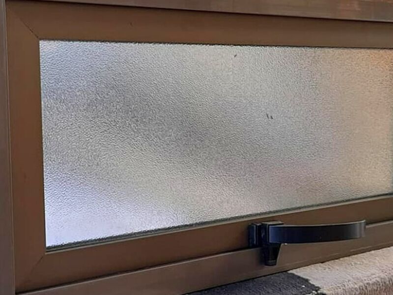 Ventana abatible Chile