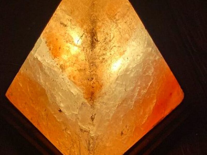 LAMPARA PIRAMIDE CHILE