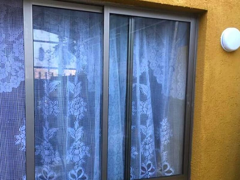 Ventana aluminio plateado Chile