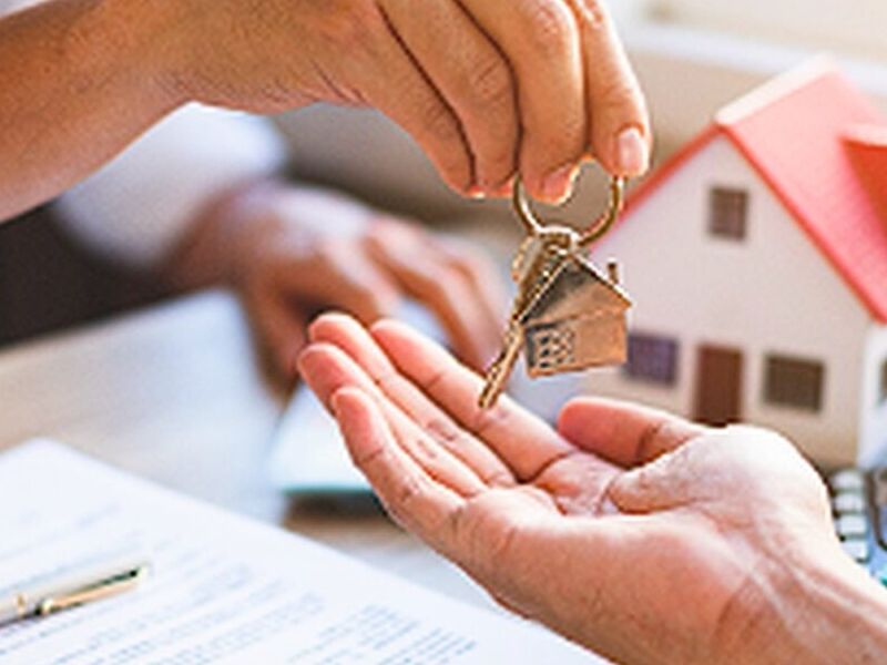 AGENTES DE PROPIEDADES INMUEBLES