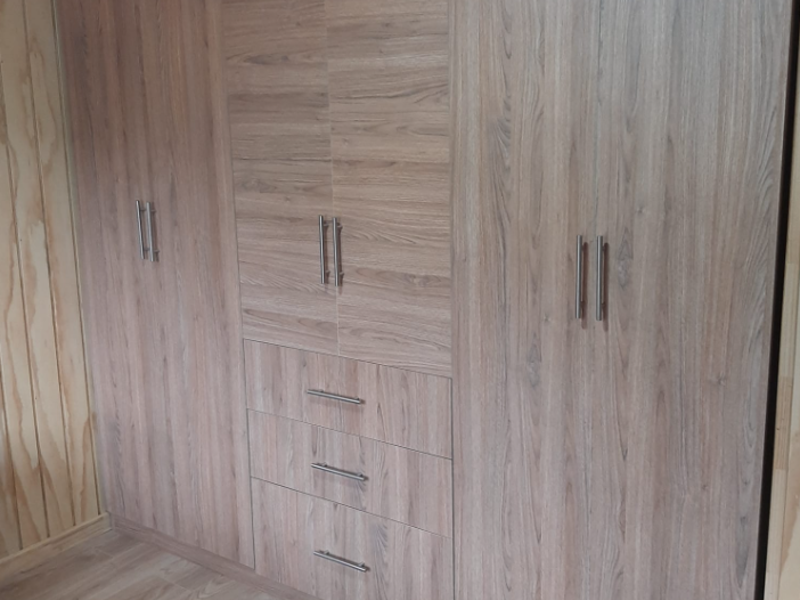 closet grande madera clara Chile