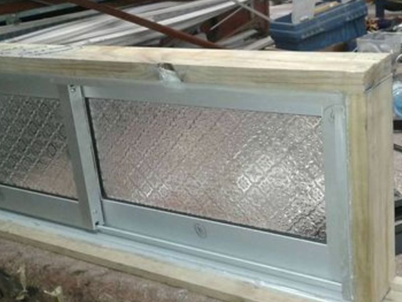 Ventana aluminio corrediza baño