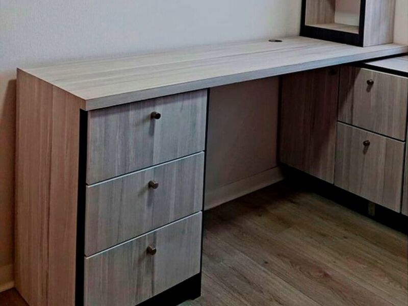 escritorio en L Concepción