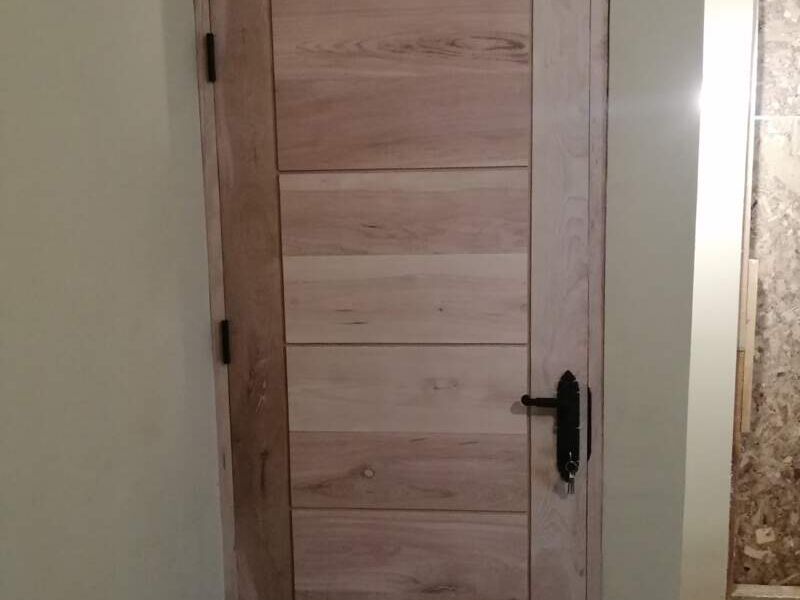 Puerta de acceso en madera LENGA Chile