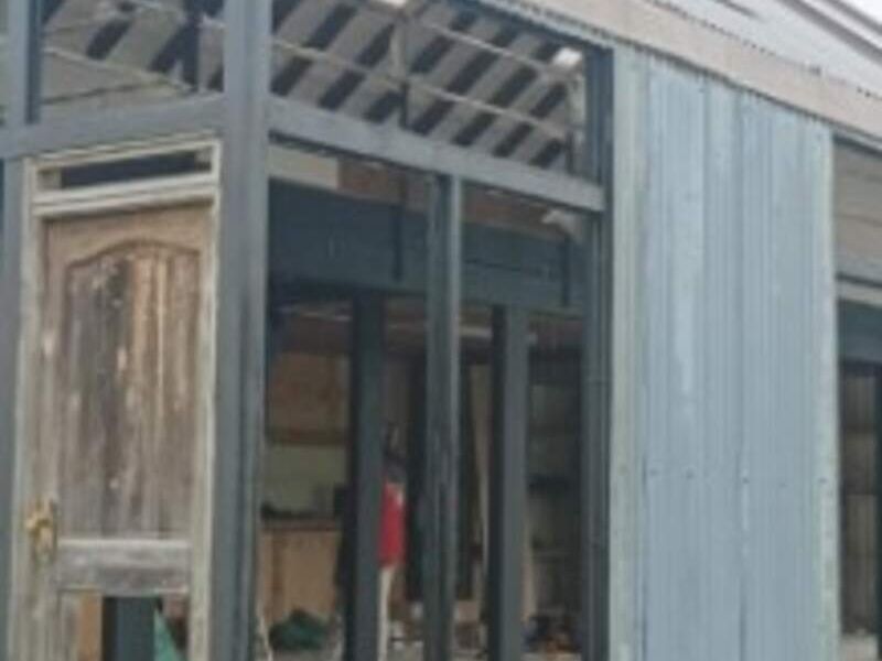 Puertas de aluminio negro