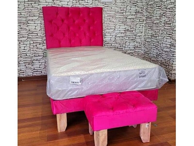 cama tapiz rosa La Serena
