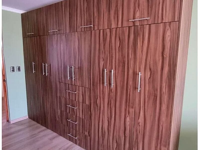 closet color nogal terracota Buin