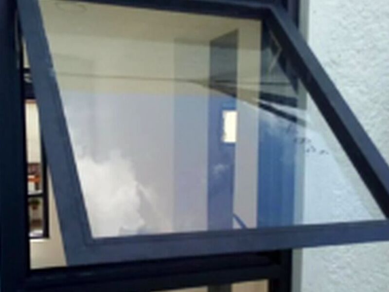 Ventana Proyectable Aluminio Chile