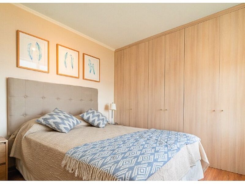 Inmobiliaria dormitorio colores neutros Chile
