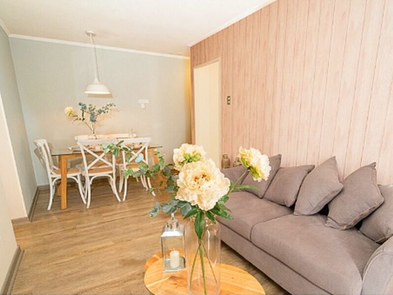 Inmobiliaria con sala hogareña Chile