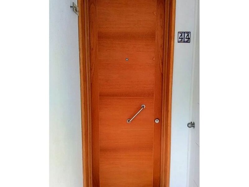 Puerta con Ranurados horiz y vert  Chile