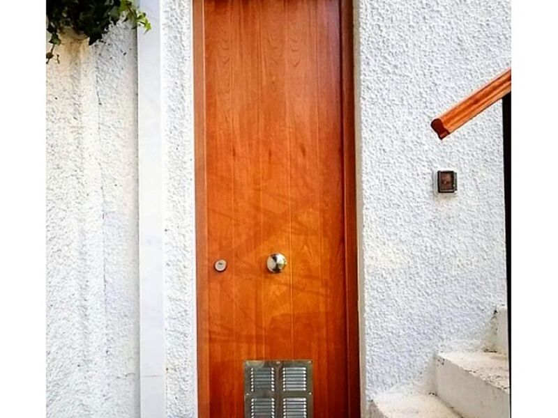  Puerta para acceso a cocina Chile