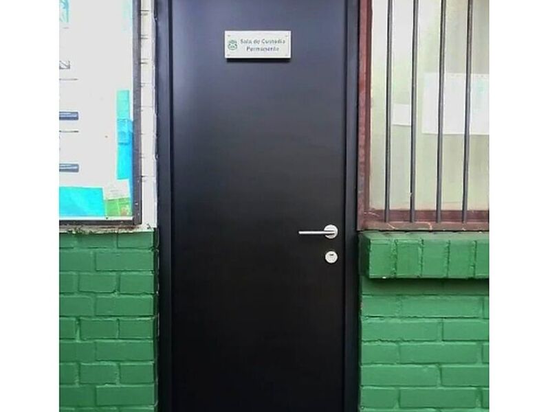 Puerta de seguridad para Carabineros Chile