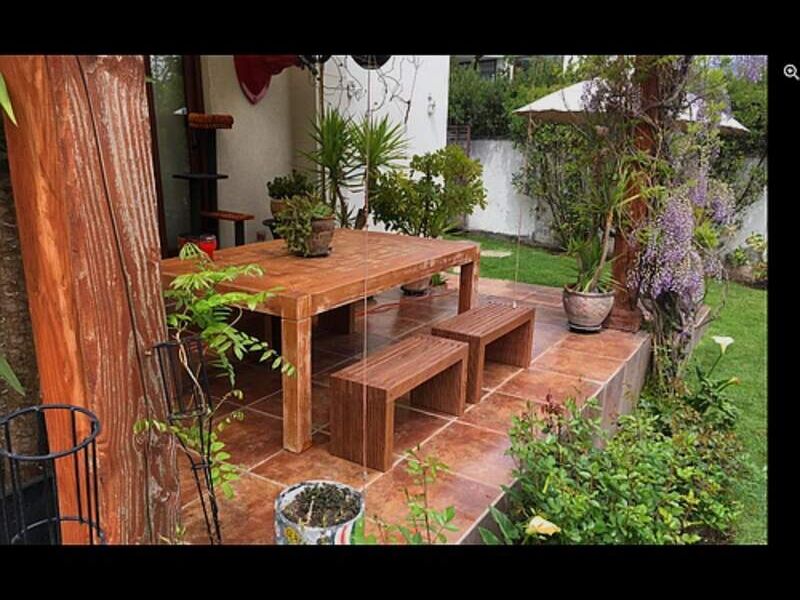 Mesa con bancos para jardín