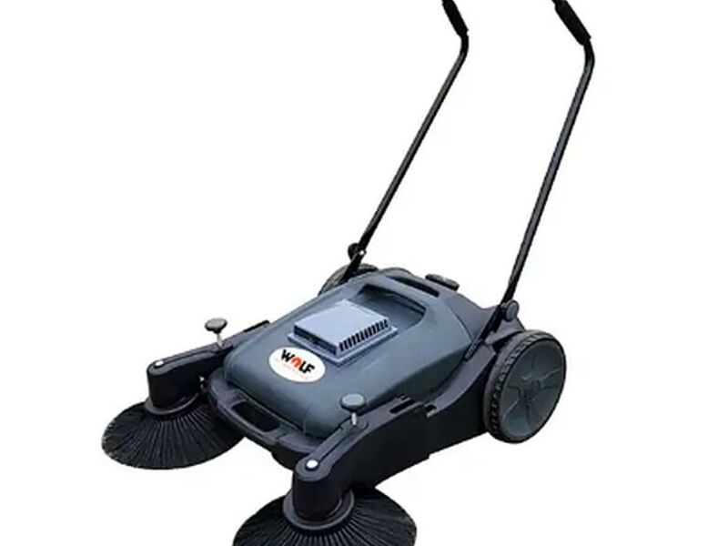 Barredora Wolf S1 hombre caminando sin motor