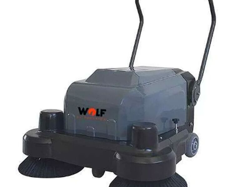 Barredora Wolf S1060 hombre caminando
