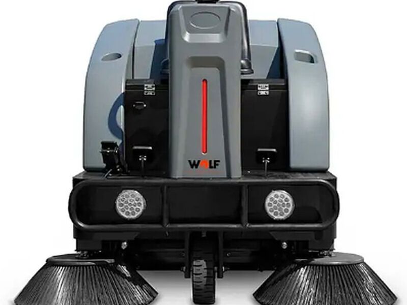 Barredora Wolf S1380 hombre a bordo