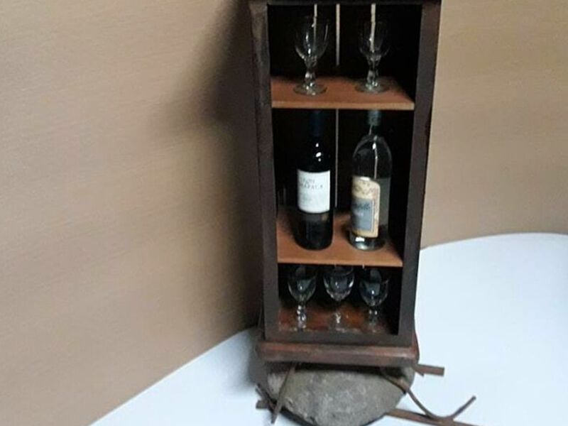 Vinoteca de madera rustica Chile