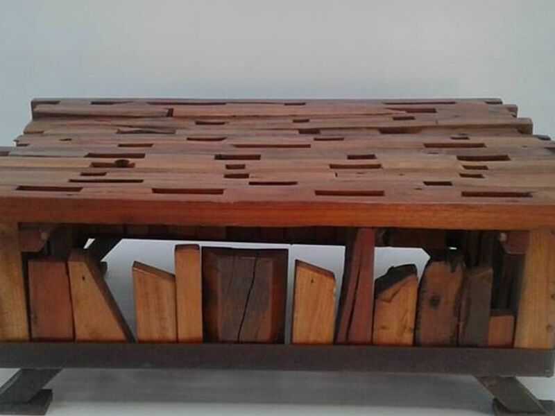 Mesa de centro con agujeros multicolor Chile