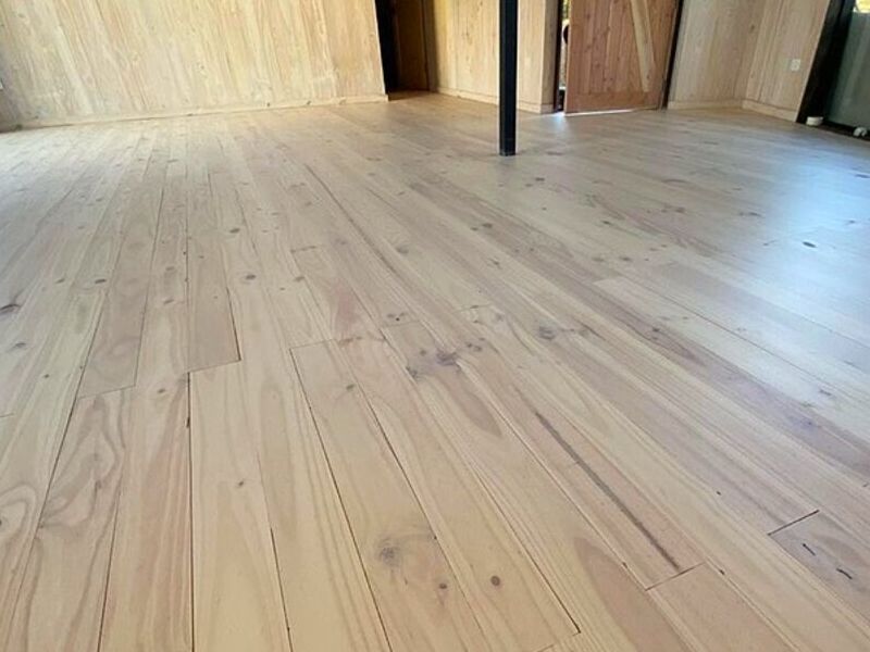 Pulido de piso de madera