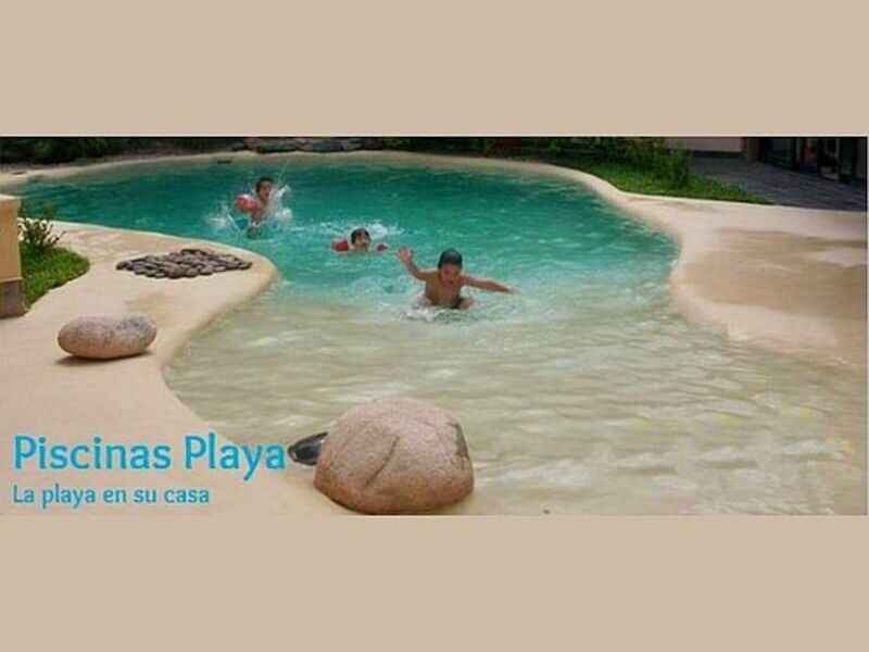 Piscinas de arena estilo playa Chile
