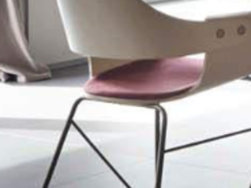Silla Base Metal Chile