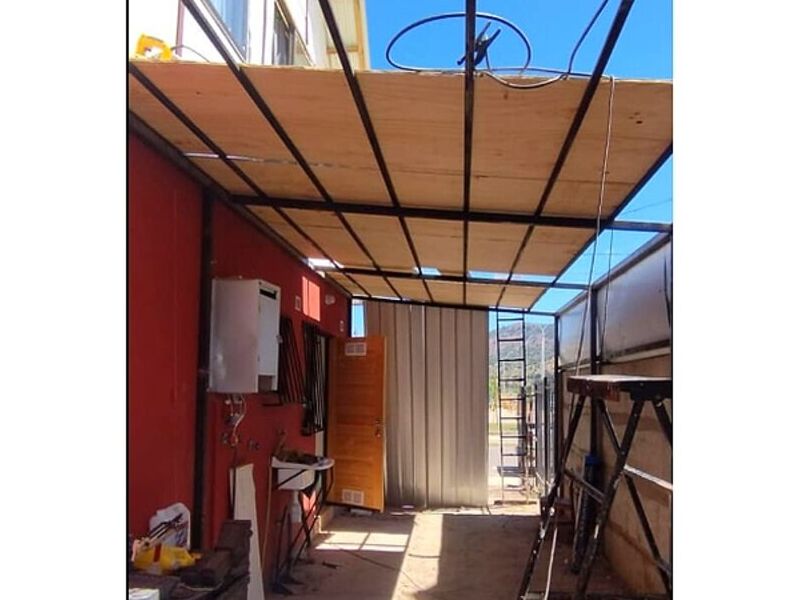 Pérgola de madera con hierro Chile