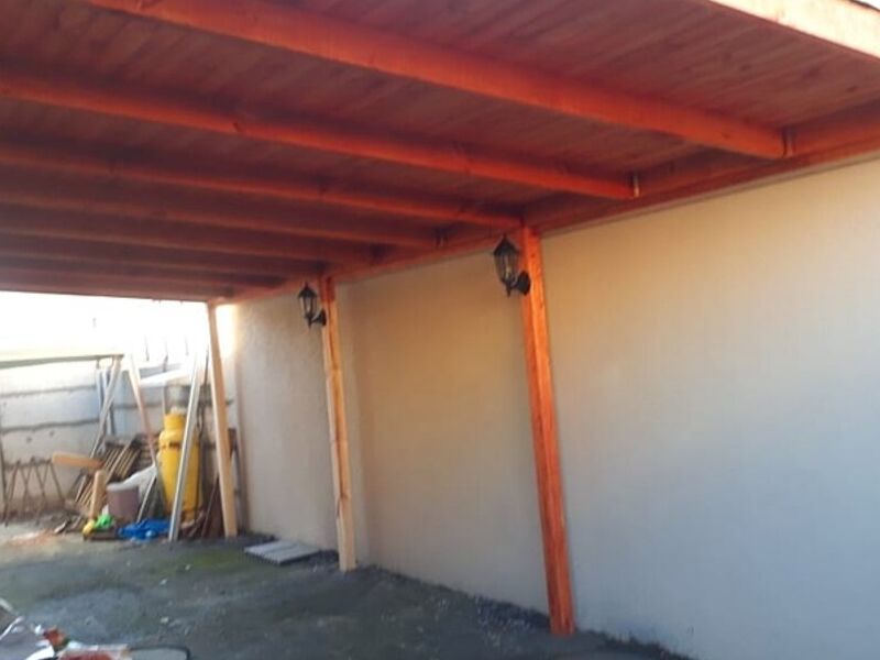 Pérgola exterior madera de caoba para techo