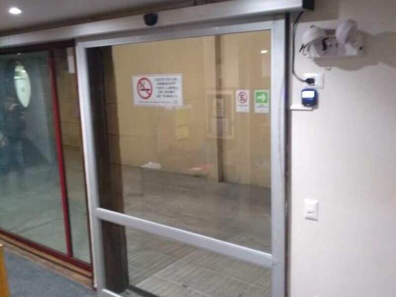 Puerta individual corrediza