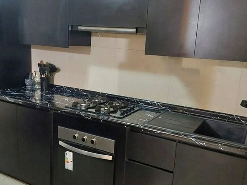 Mueble cocina color negro TOCOPILLA