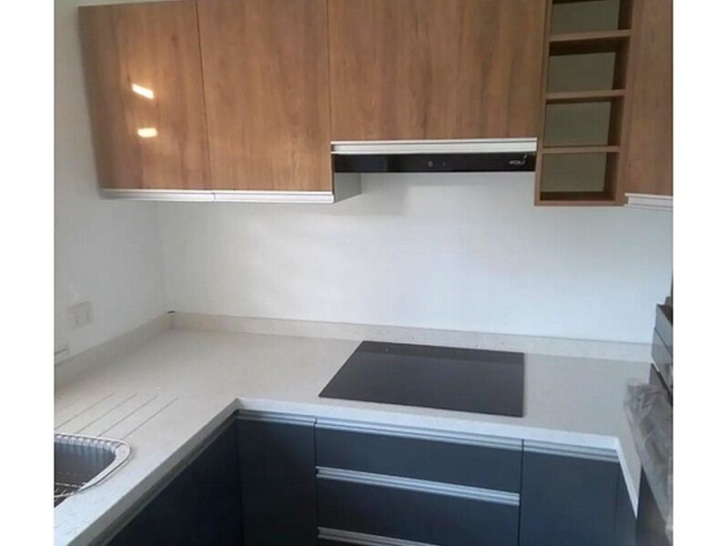 Mueble cocina cuarzo blanco ANTOFAGASTA