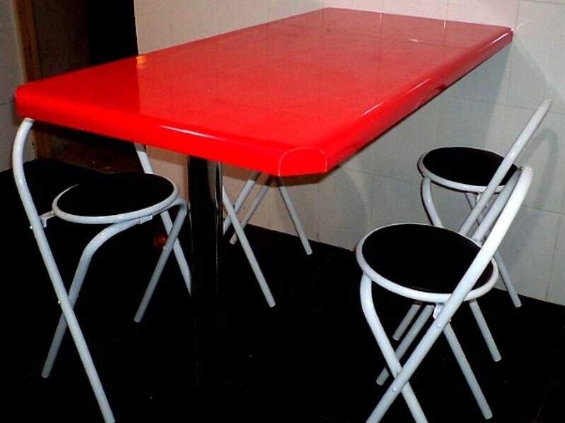Mesa comedor flotante Chile