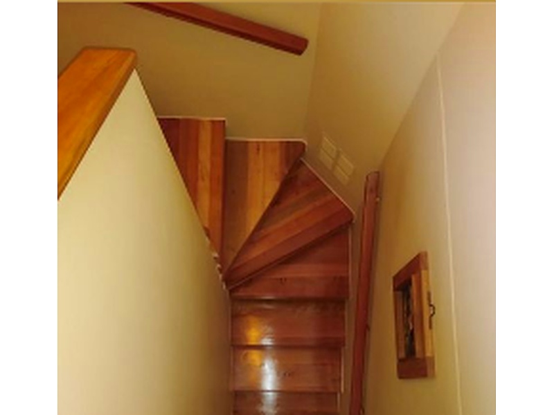 Escalera madera Chile