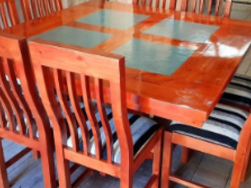 Comedor en Pino Oregon Chile