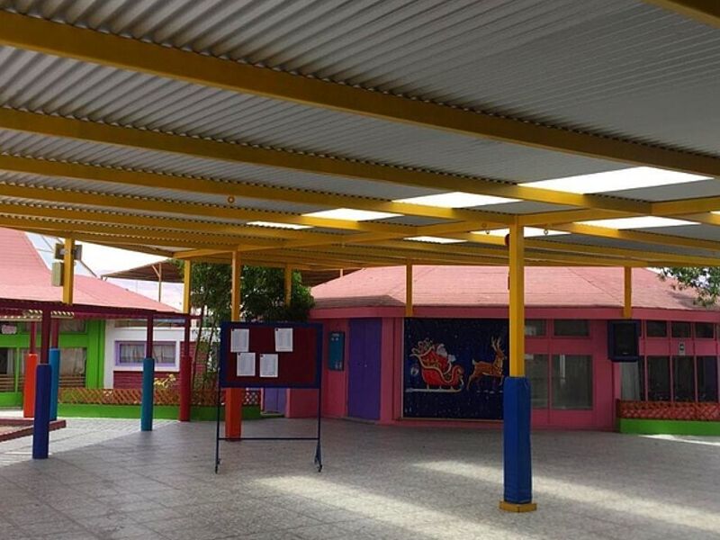Pérgola exterior aluminio con hierro Chile