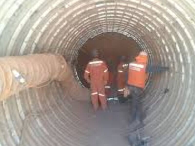 Construccion de tuneles de agua salada Cl