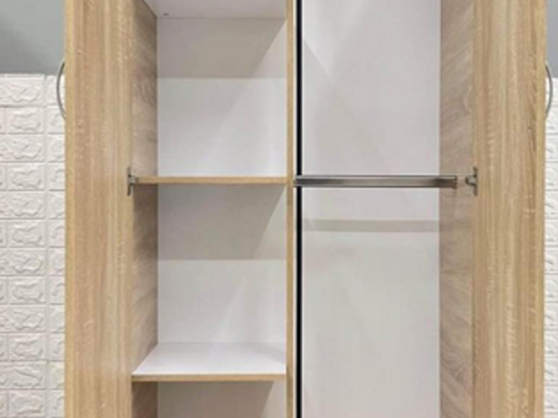 Closet individual