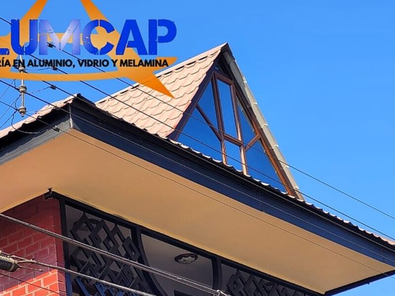 Cierre de ático, Arica